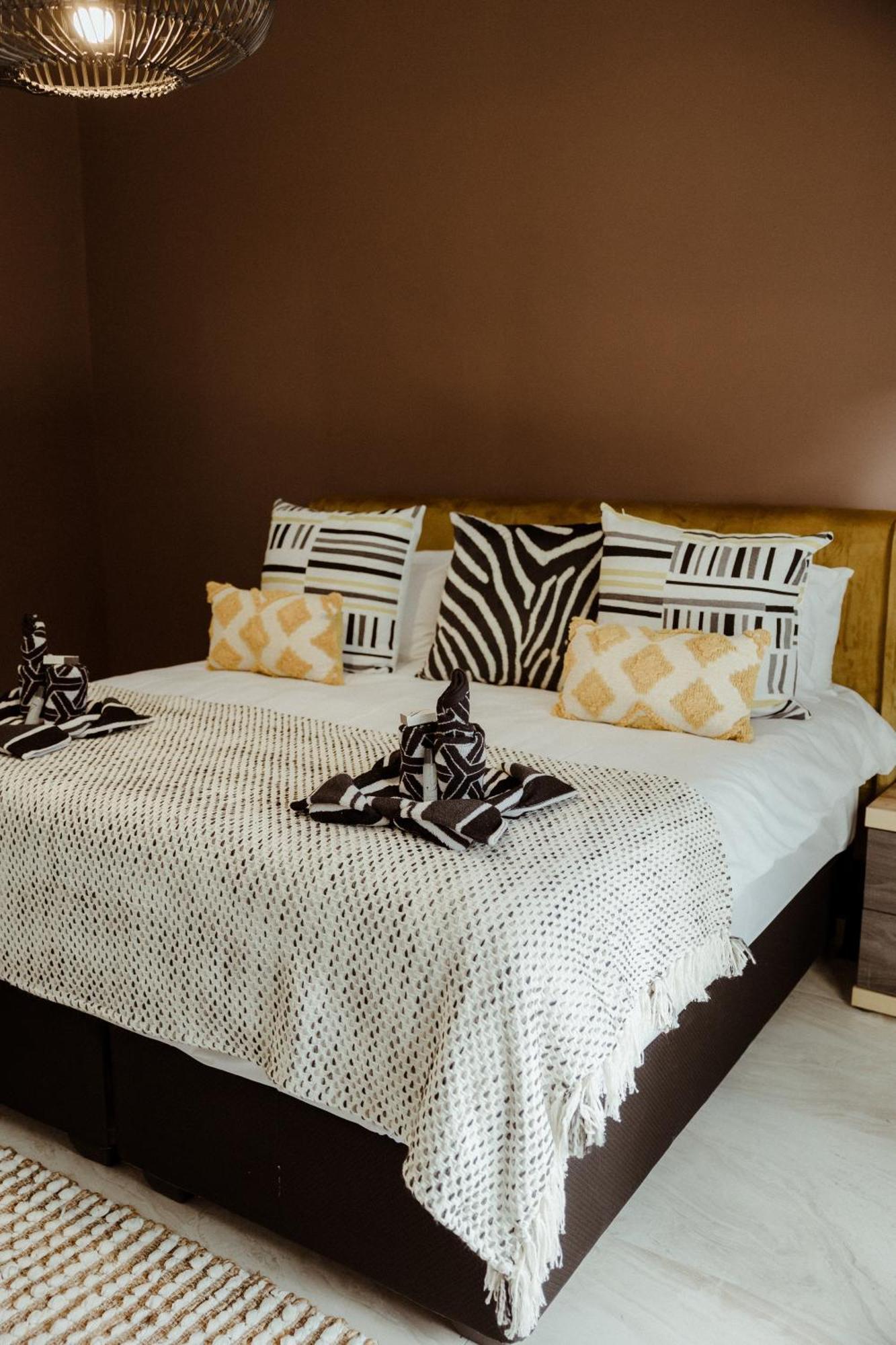 Out Of Africa Town Lodge Otjiwarongo Eksteriør bilde