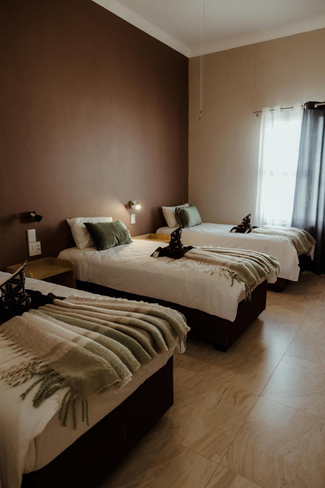 Out Of Africa Town Lodge Otjiwarongo Eksteriør bilde