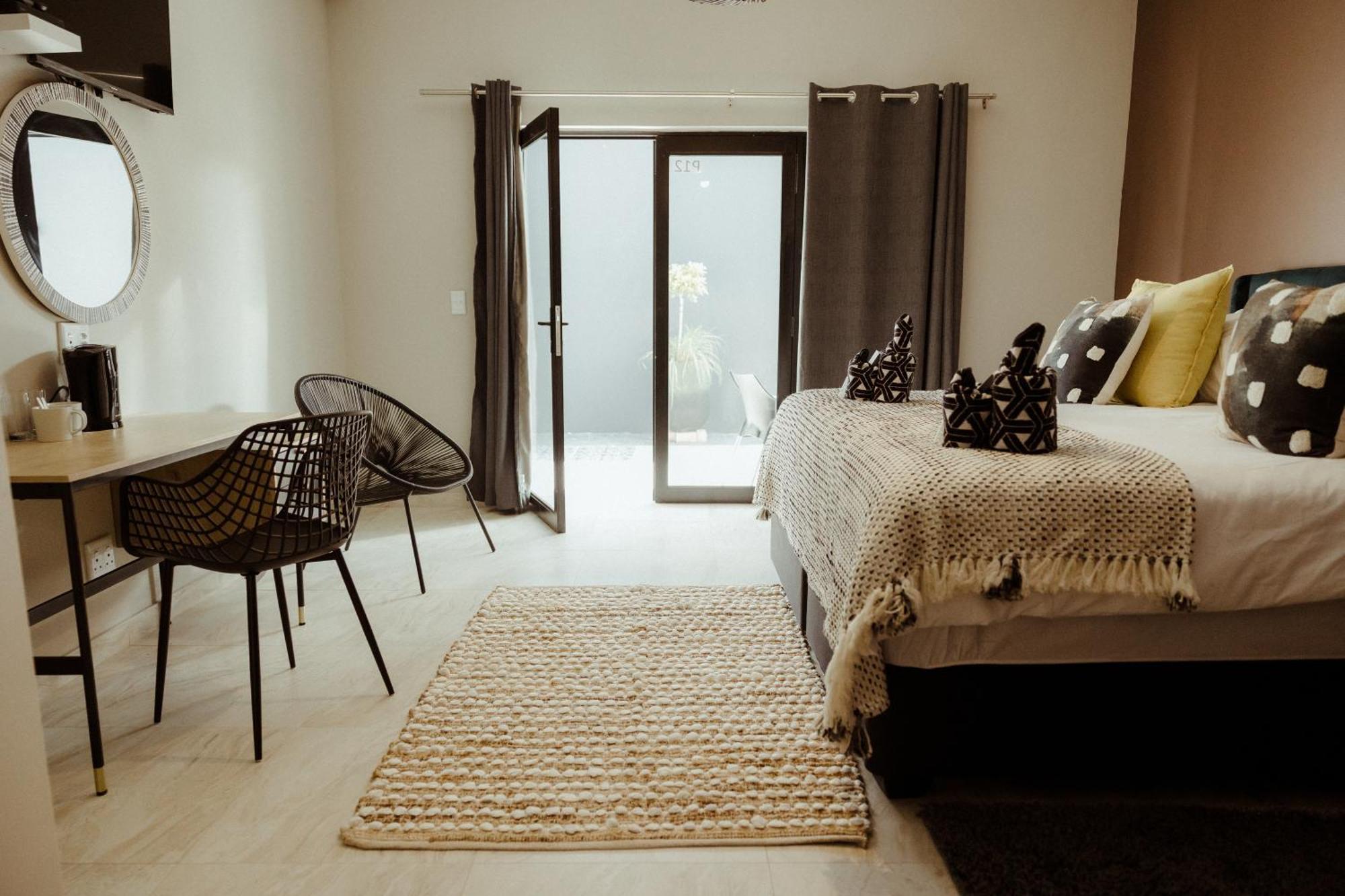 Out Of Africa Town Lodge Otjiwarongo Eksteriør bilde